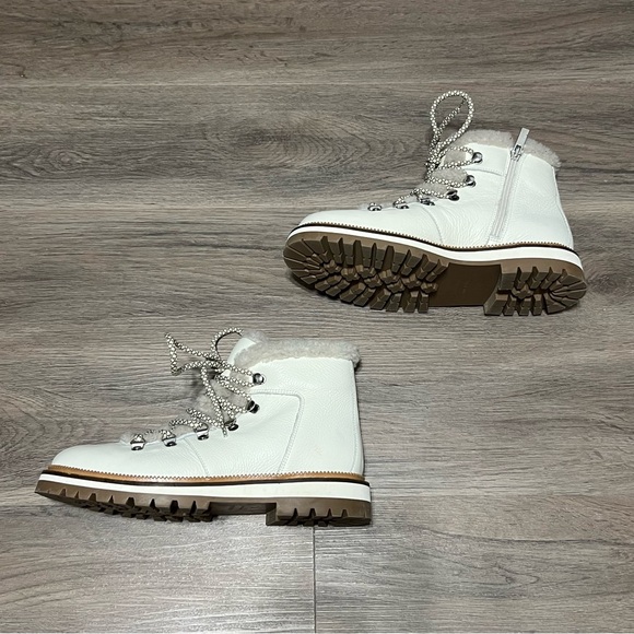 Aquatalia 7.5M Ankle Boots White Leather Shearling Lace Up Weatherproof Italy - Picture 4 of 9